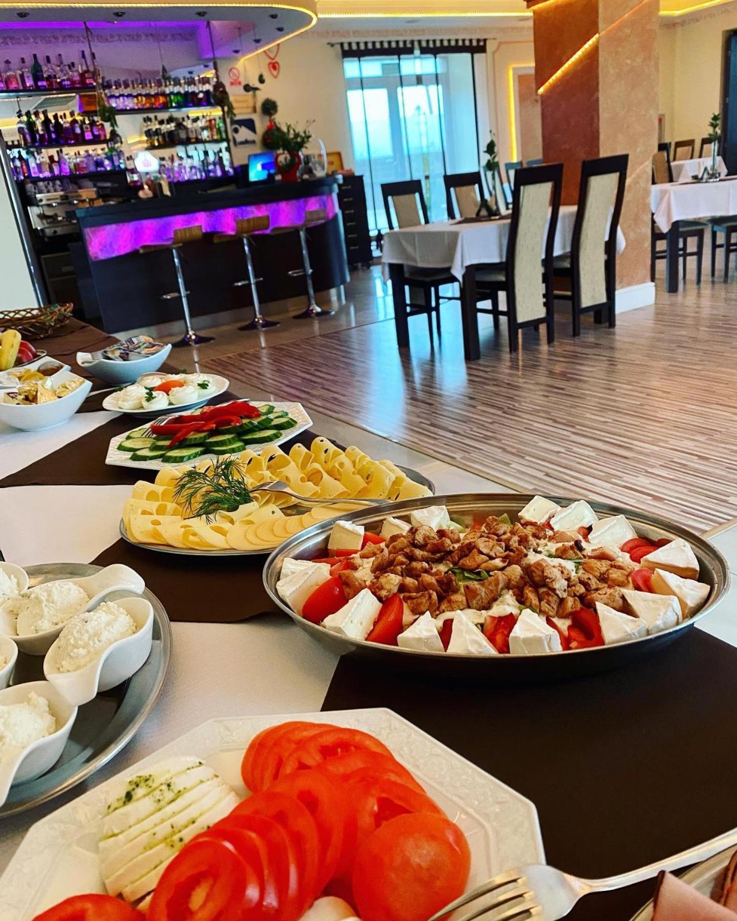 Jasło Restauracja Hotel Imperial מראה חיצוני תמונה