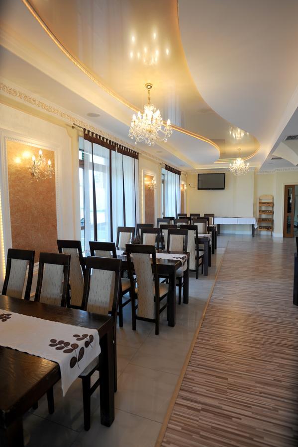 Jasło Restauracja Hotel Imperial מראה חיצוני תמונה