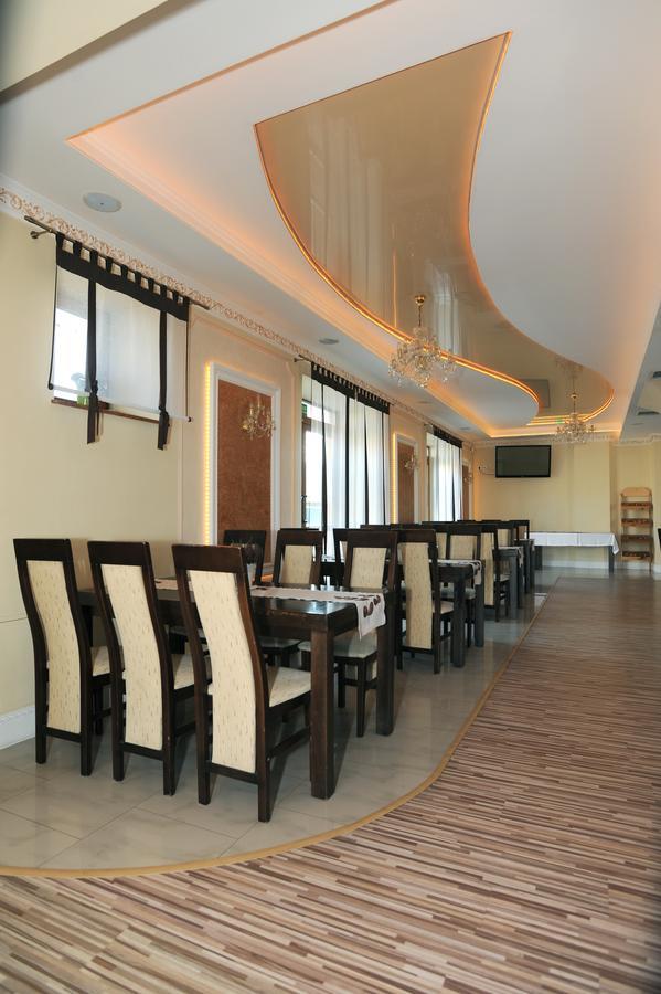 Jasło Restauracja Hotel Imperial מראה חיצוני תמונה