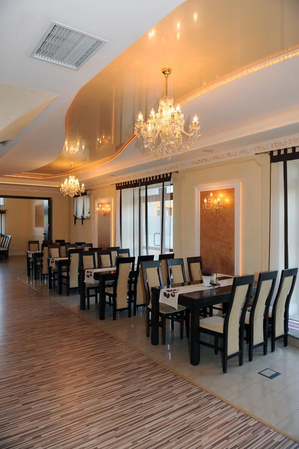 Jasło Restauracja Hotel Imperial מראה חיצוני תמונה